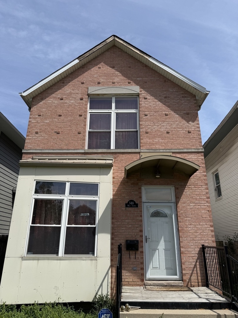 Property Photo: 5416 W Thomas Street IL 60651