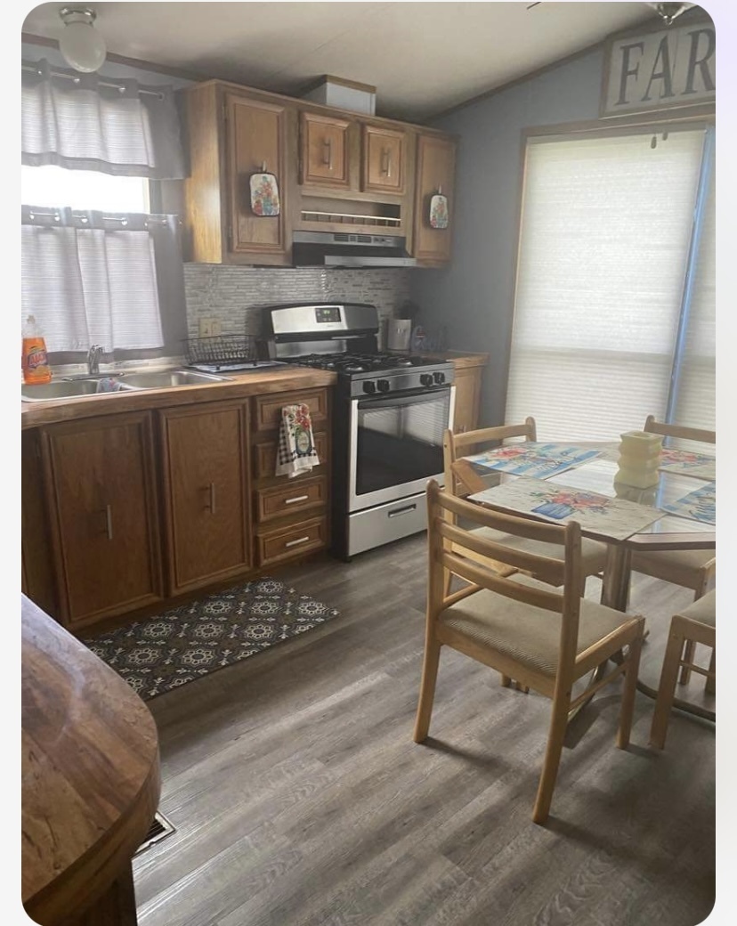 Property Photo: 6801 S La Grange Road B5 IL 60525