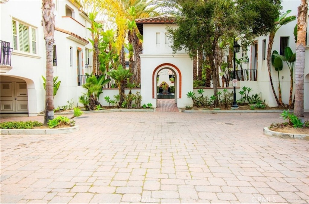 Property Photo: 1750 Grand Avenue 7 CA 90804