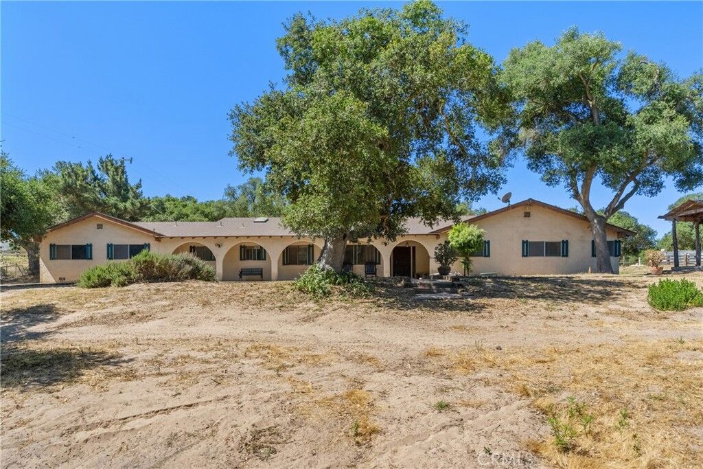 Property Photo:  1529 Pomeroy Road  CA 93420 