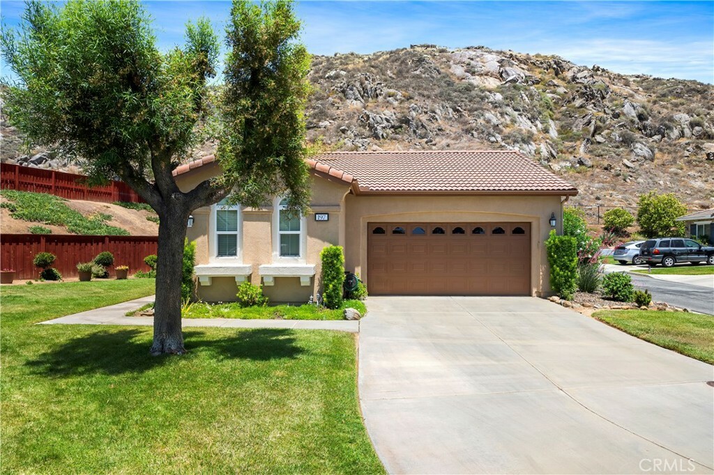 Property Photo: 197 Inkster Way CA 92545