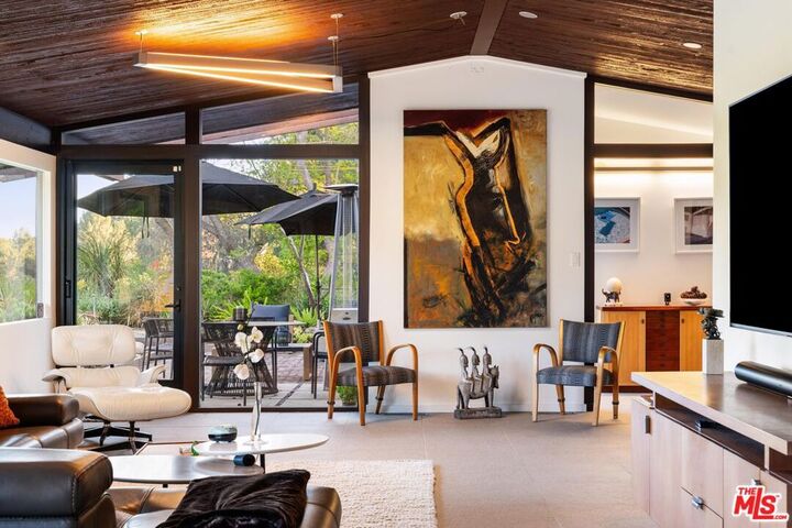 2718 Claray Drive  Los Angeles CA 90077 photo