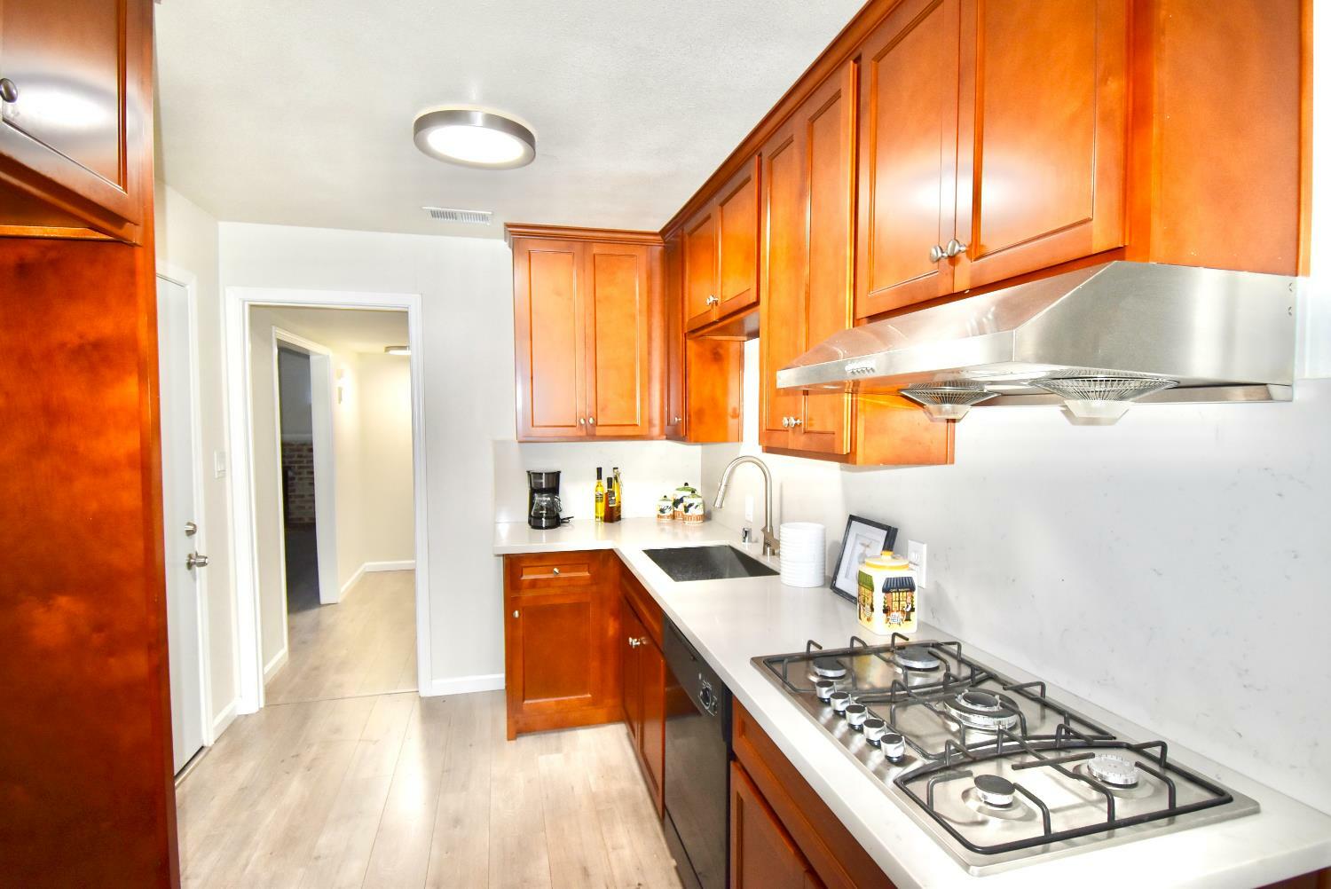 Property Photo: 2111 Arliss Way CA 95822