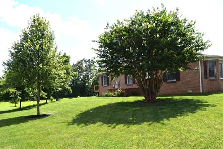Property Photo:  2828 Trelawny Dr  TN 37043 