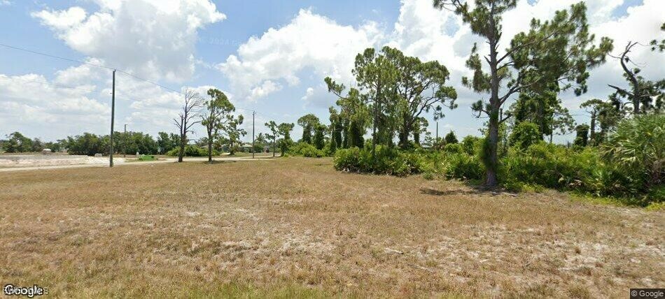 Property Photo: 15 Tide Court FL 33946