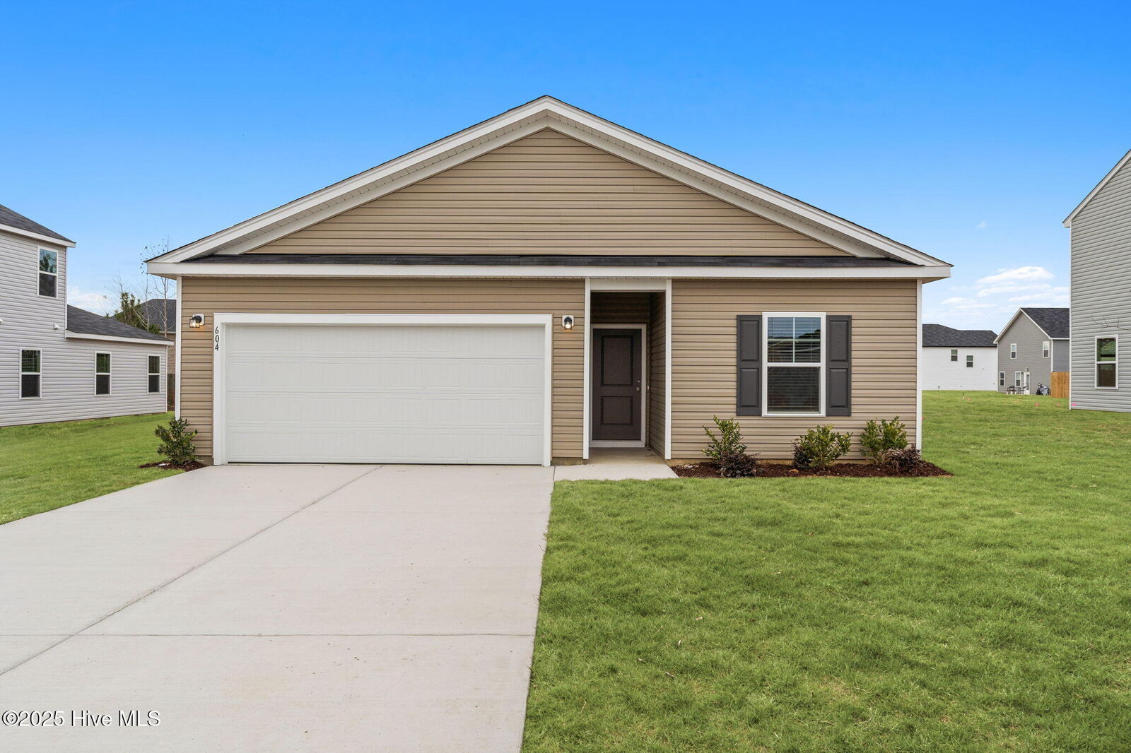 Property Photo:  604 S Squires Run Lane  NC 28574 