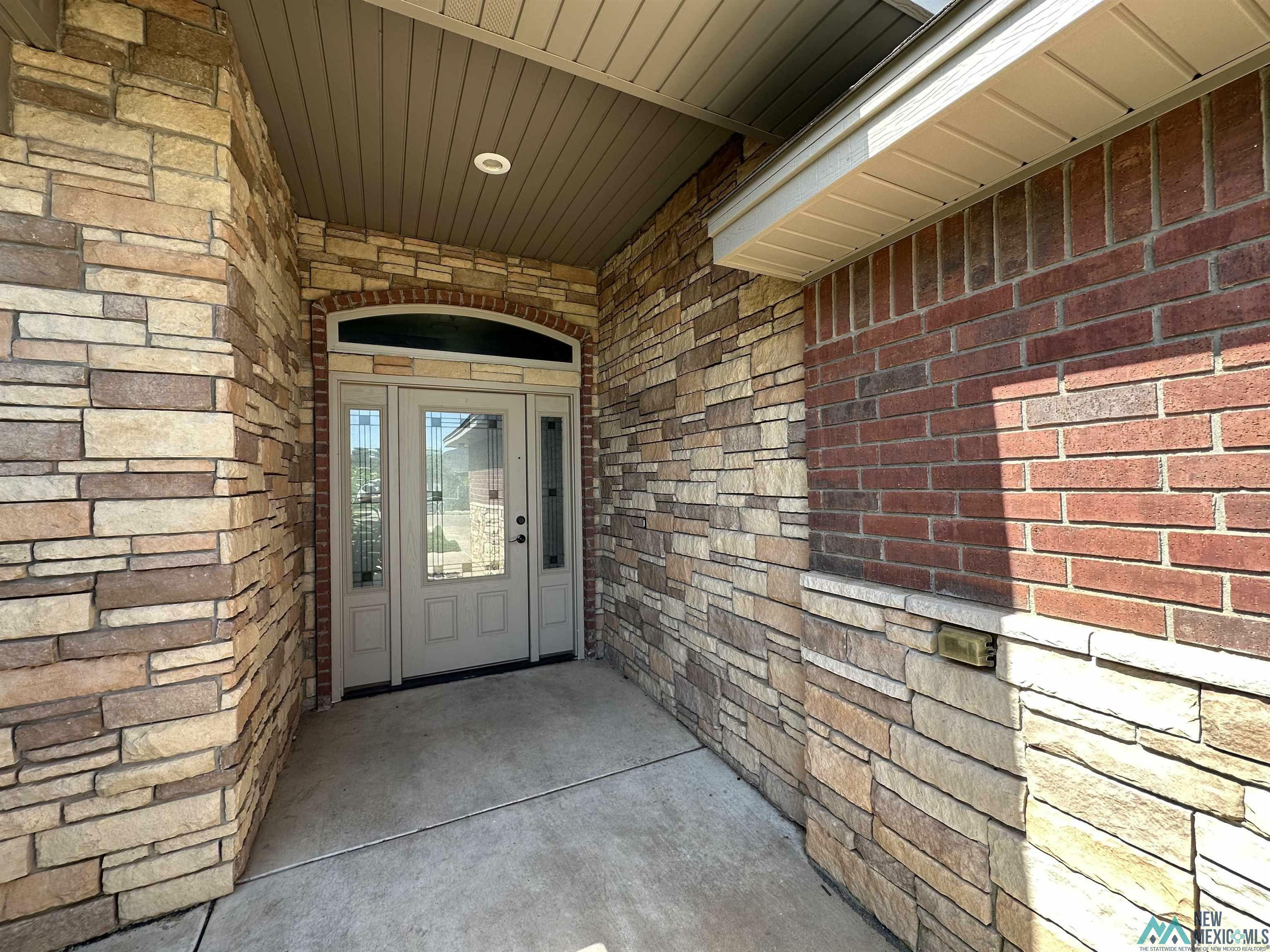 Property Photo: 117 Mariposa Drive NM 88101