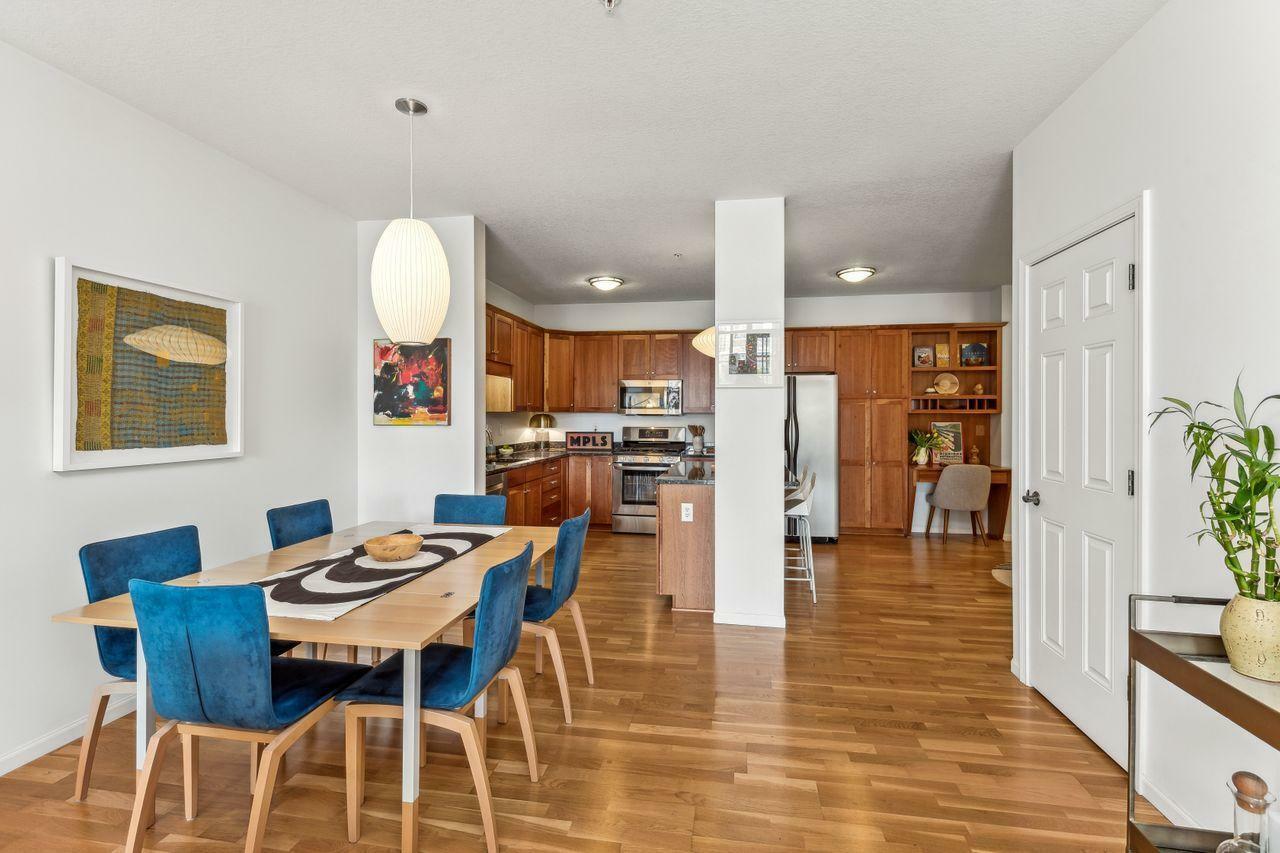 Property Photo: 301 Oak Grove Street 305 MN 55403