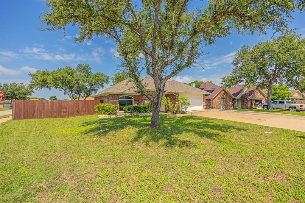 Property Photo: 6508 Running Creek Drive TX 76001