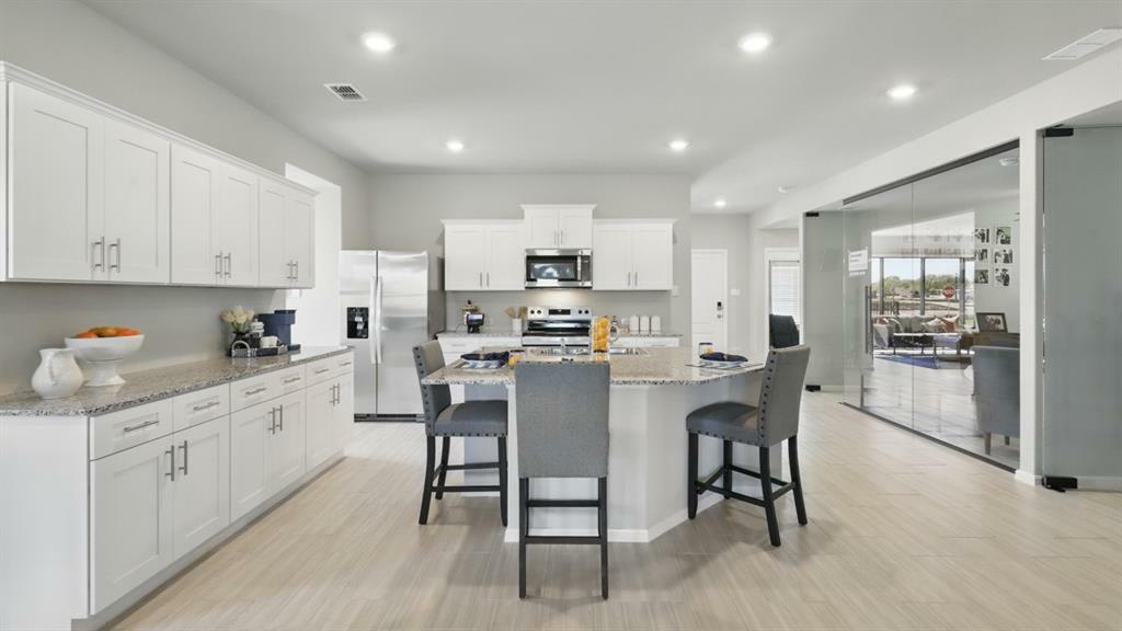 Property Photo: 356 Lubbock Drive TX 76020