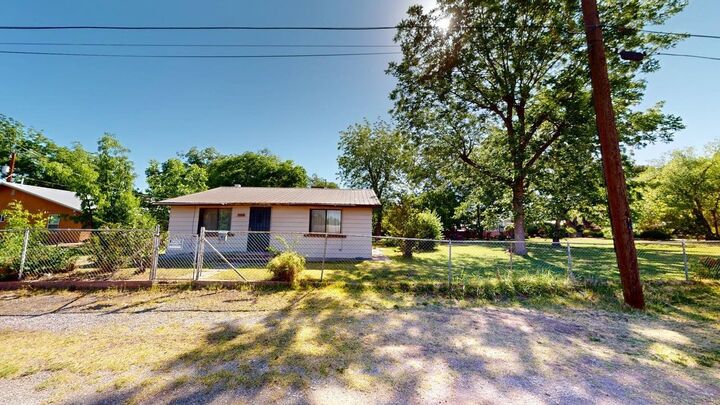 Property Photo:  1008 3rd St  NM 88352 