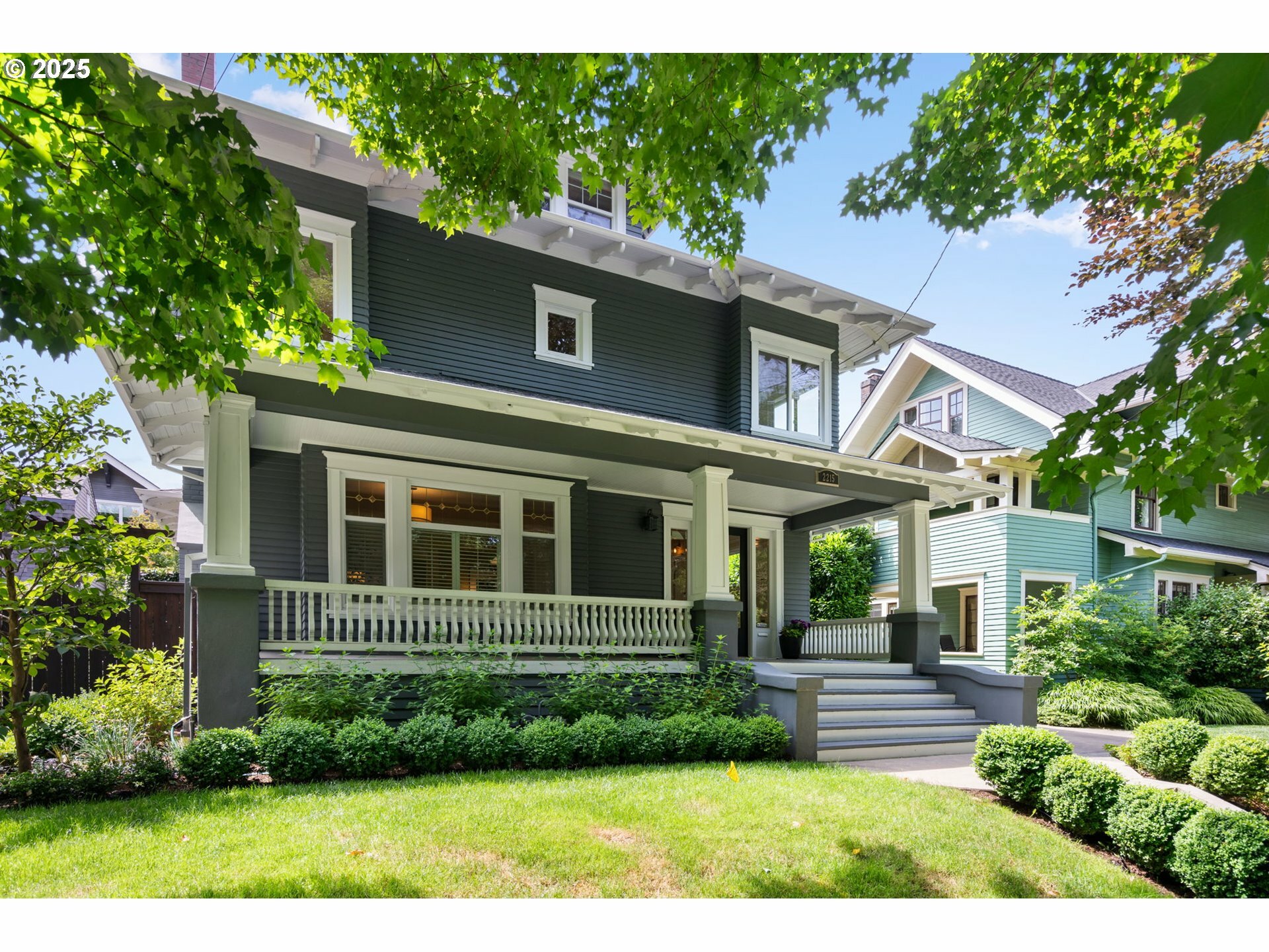 Property Photo: 2215 NE 24th Ave OR 97212
