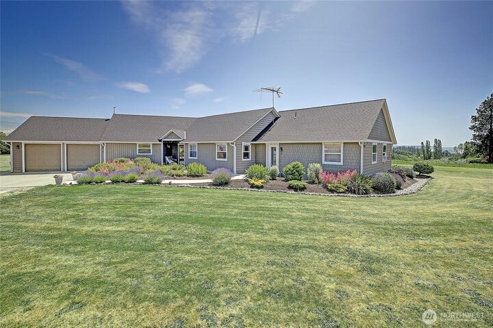 Property Photo:  1010  Mallard Lane  WA 98282 