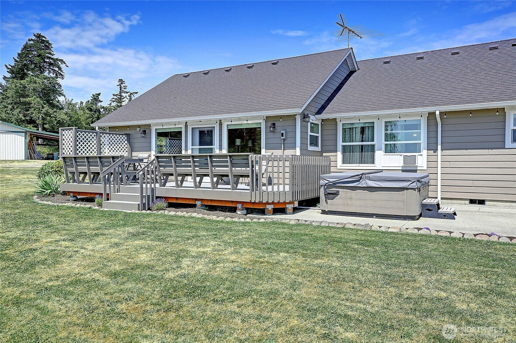 Property Photo: 1010 Mallard Lane WA 98282