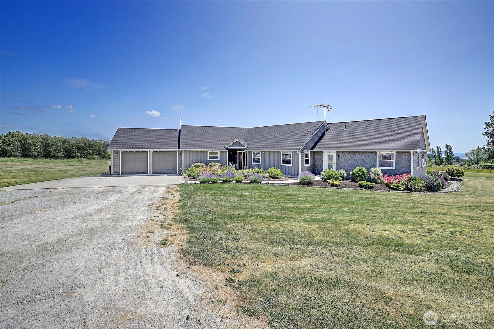 Property Photo: 1010 Mallard Lane WA 98282