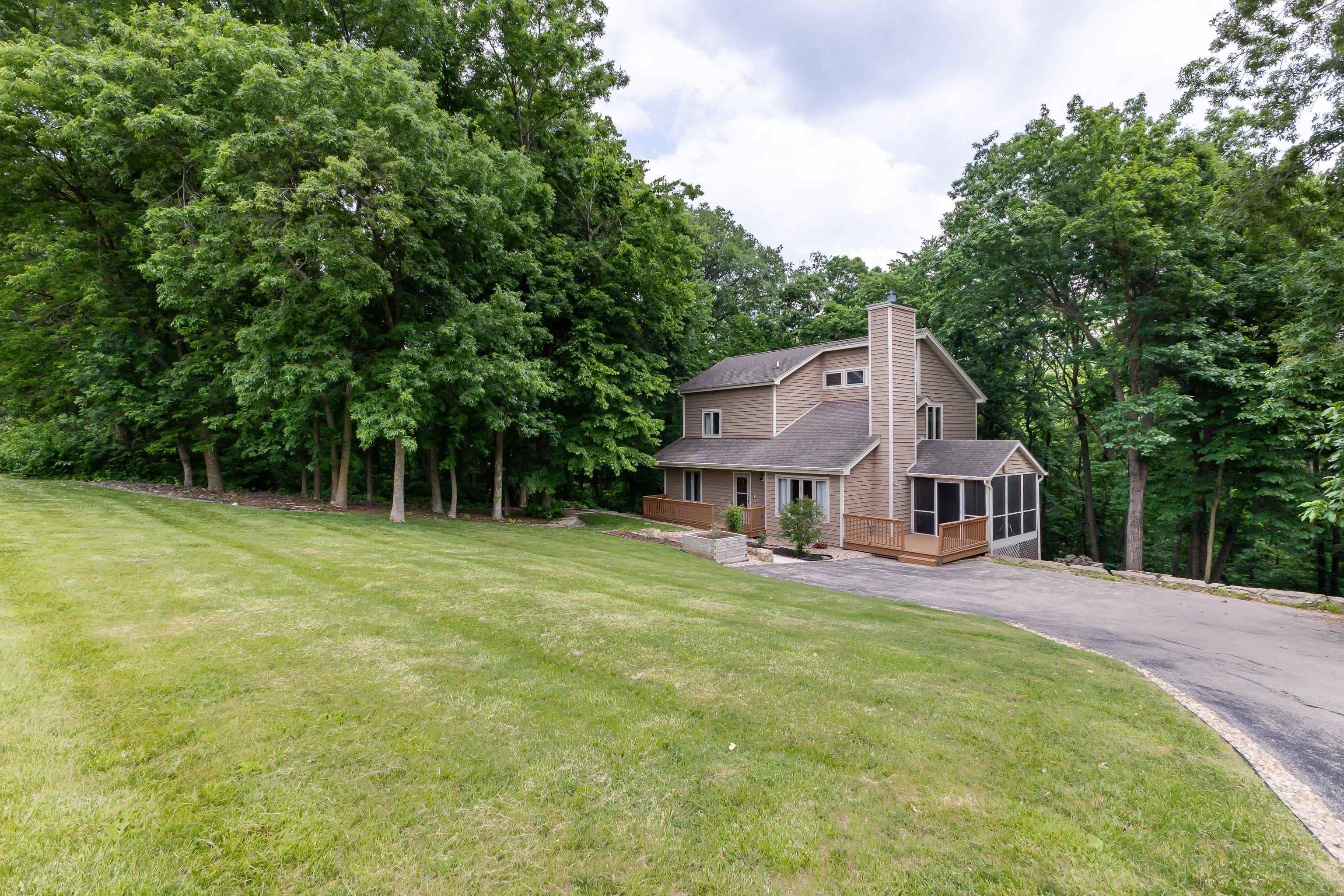 Property Photo: 263 Blackhawk Trace IL 61036