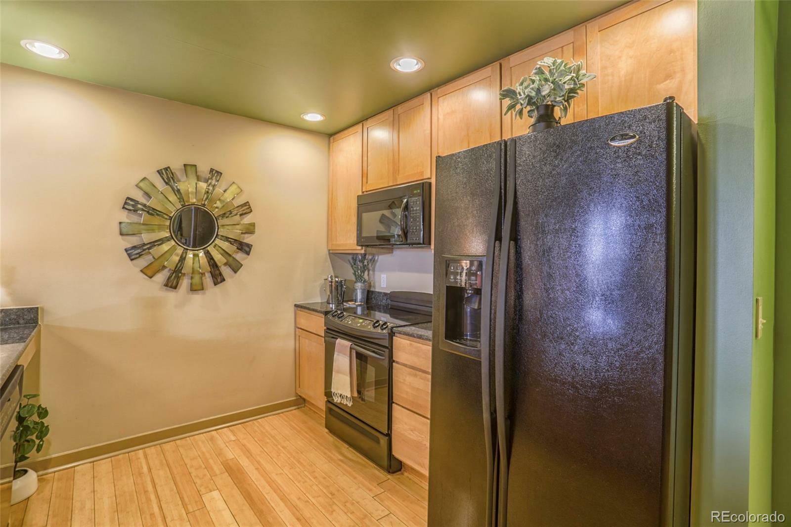 Property Photo: 275 S Harrison Street 409 CO 80209