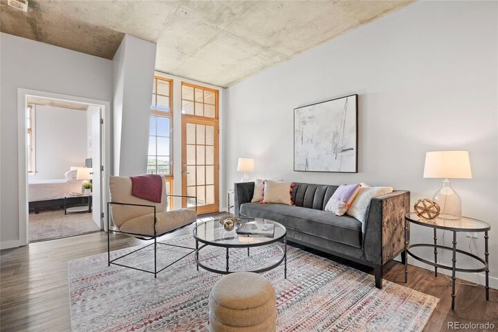 Property Photo:  275 S Harrison Street 409  CO 80209 