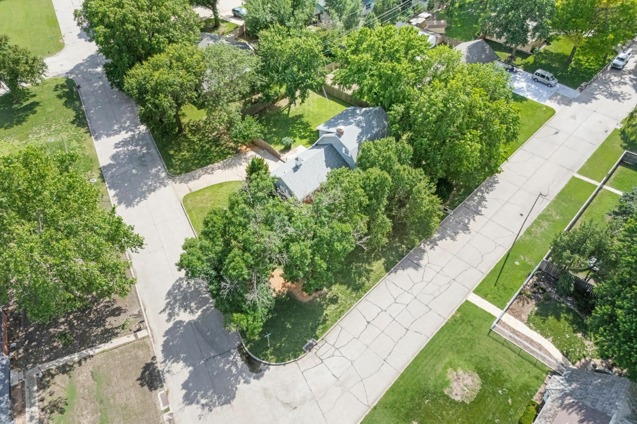Property Photo: 8327 E Willowbrook Rd KS 67207-1135