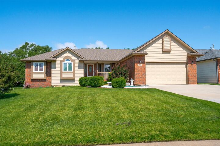 Property Photo:  105 S Brownthrush Cir  KS 67209