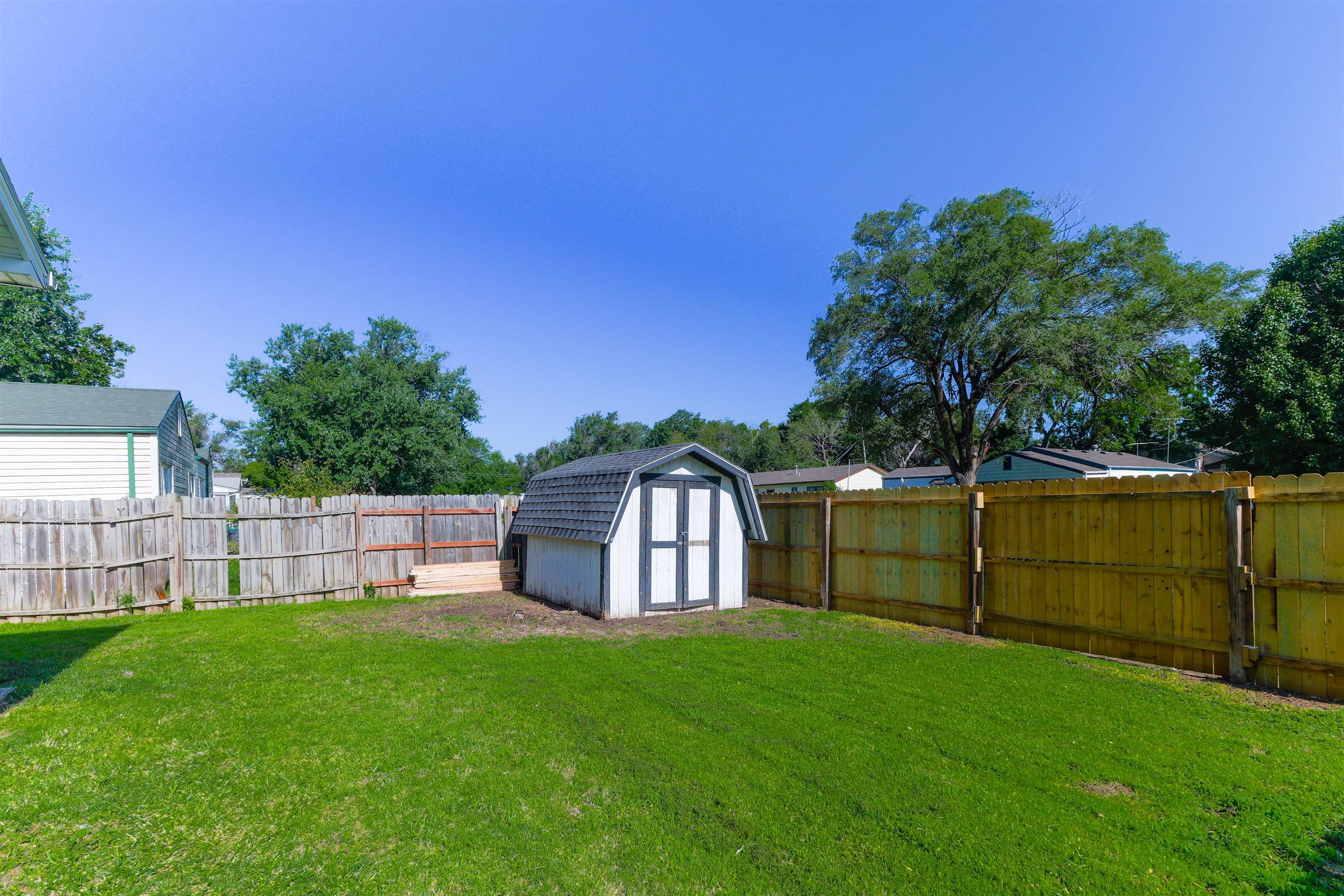 Property Photo: 3569 S Elizabeth Ave KS 67217