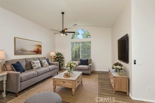 Property Photo:  27569 Viridian Street 1  CA 92562 