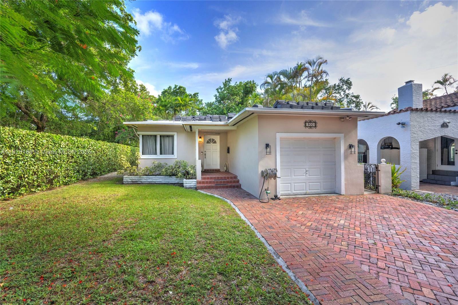 Property Photo: 900 Milan Av FL 33134