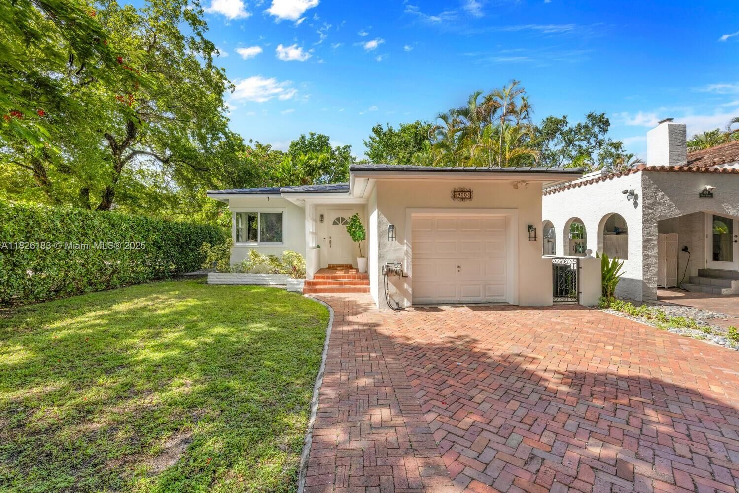 Property Photo: 900 Milan Av FL 33134