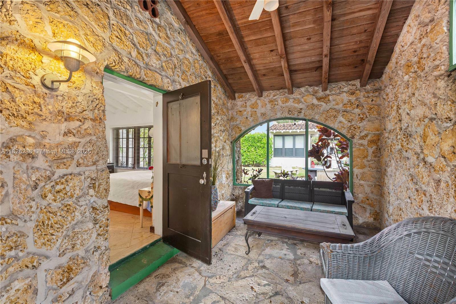 Property Photo: 1301 Milan Ave 4 FL 33134
