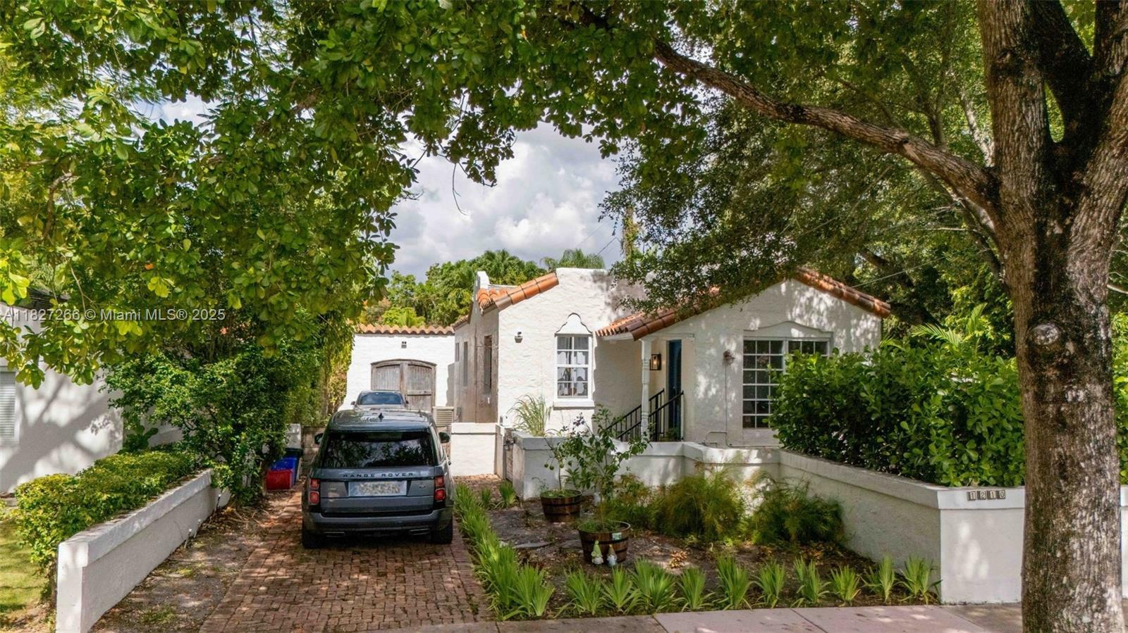 1210 Genoa St  Coral Gables FL 33134 photo