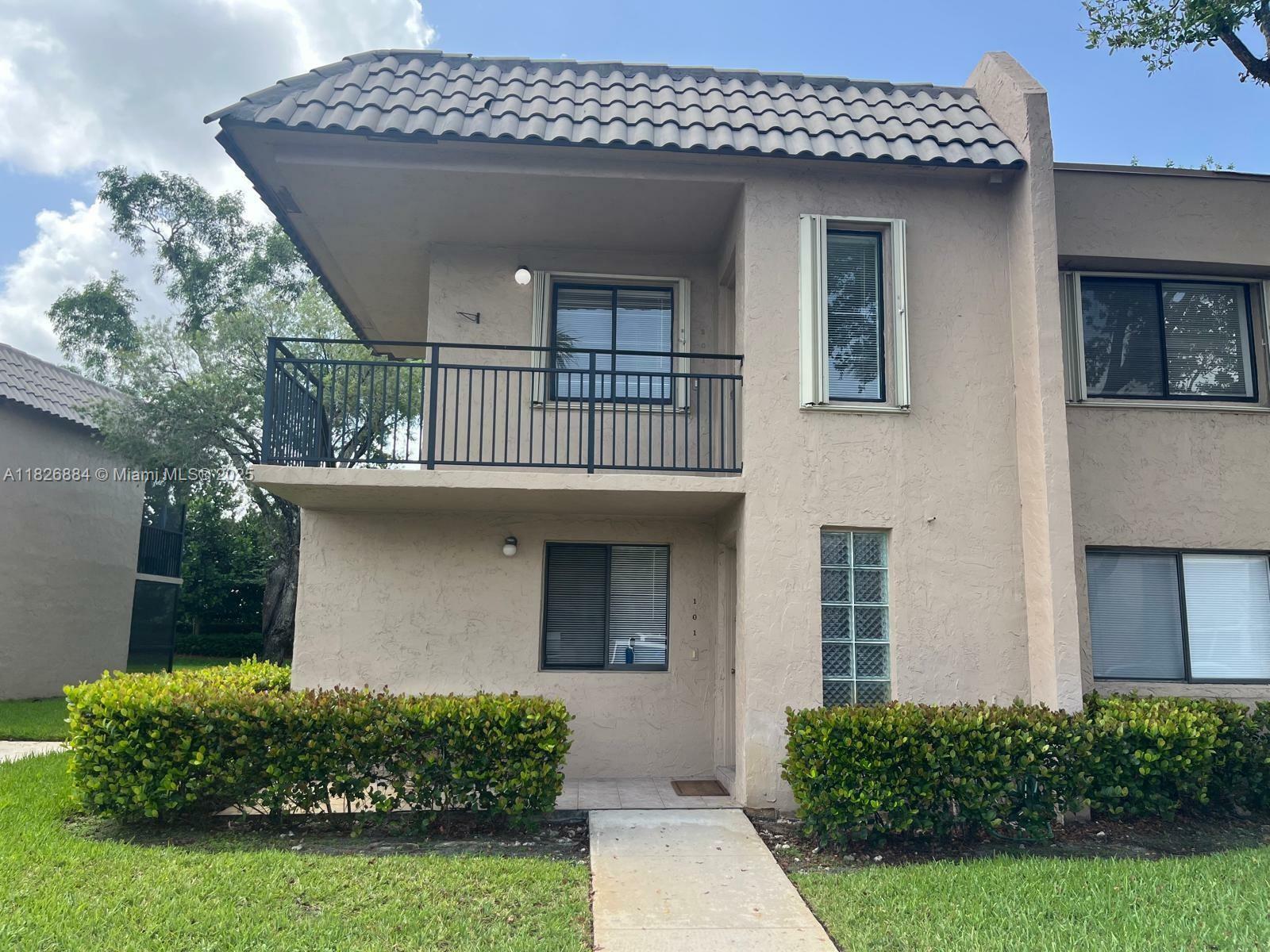Property Photo: 370 Racquet Club Rd 101 FL 33326