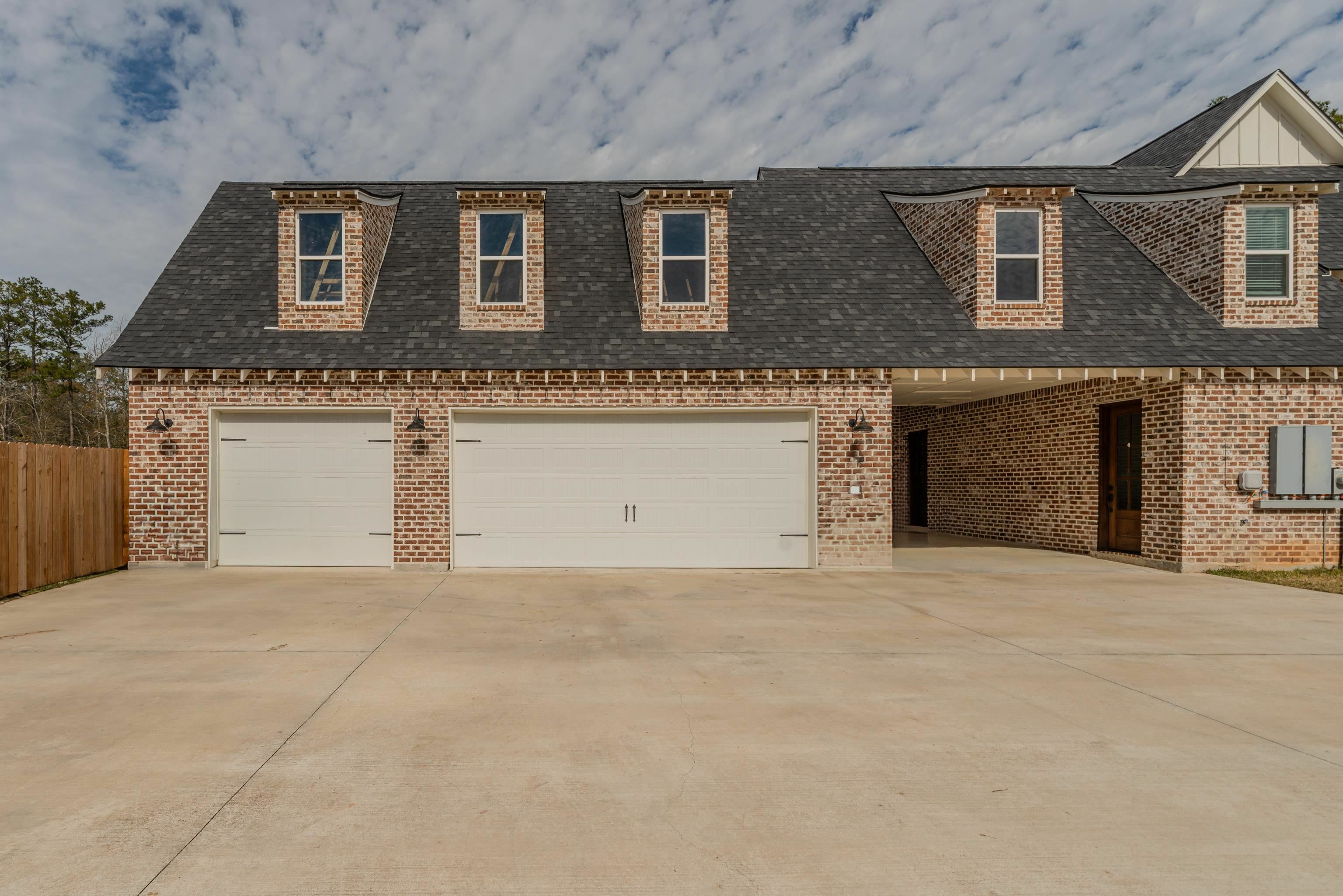 Property Photo: 205 Talpa Trail TX 77657