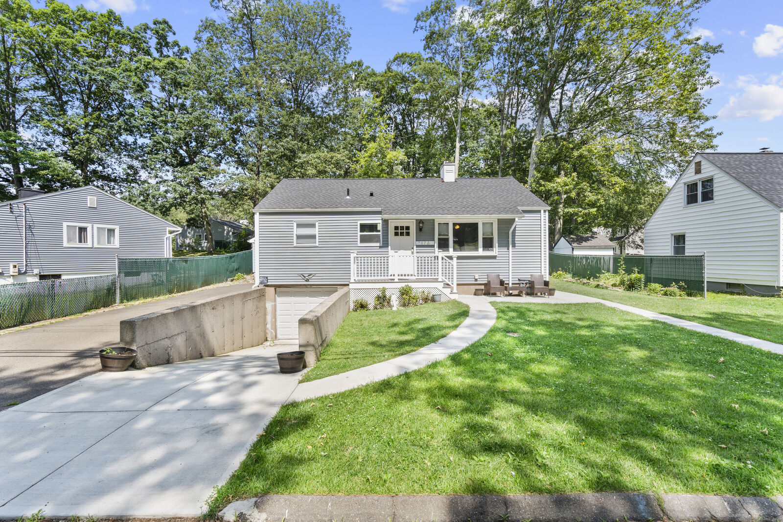 Property Photo:  672 Bradley Street  CT 06512 