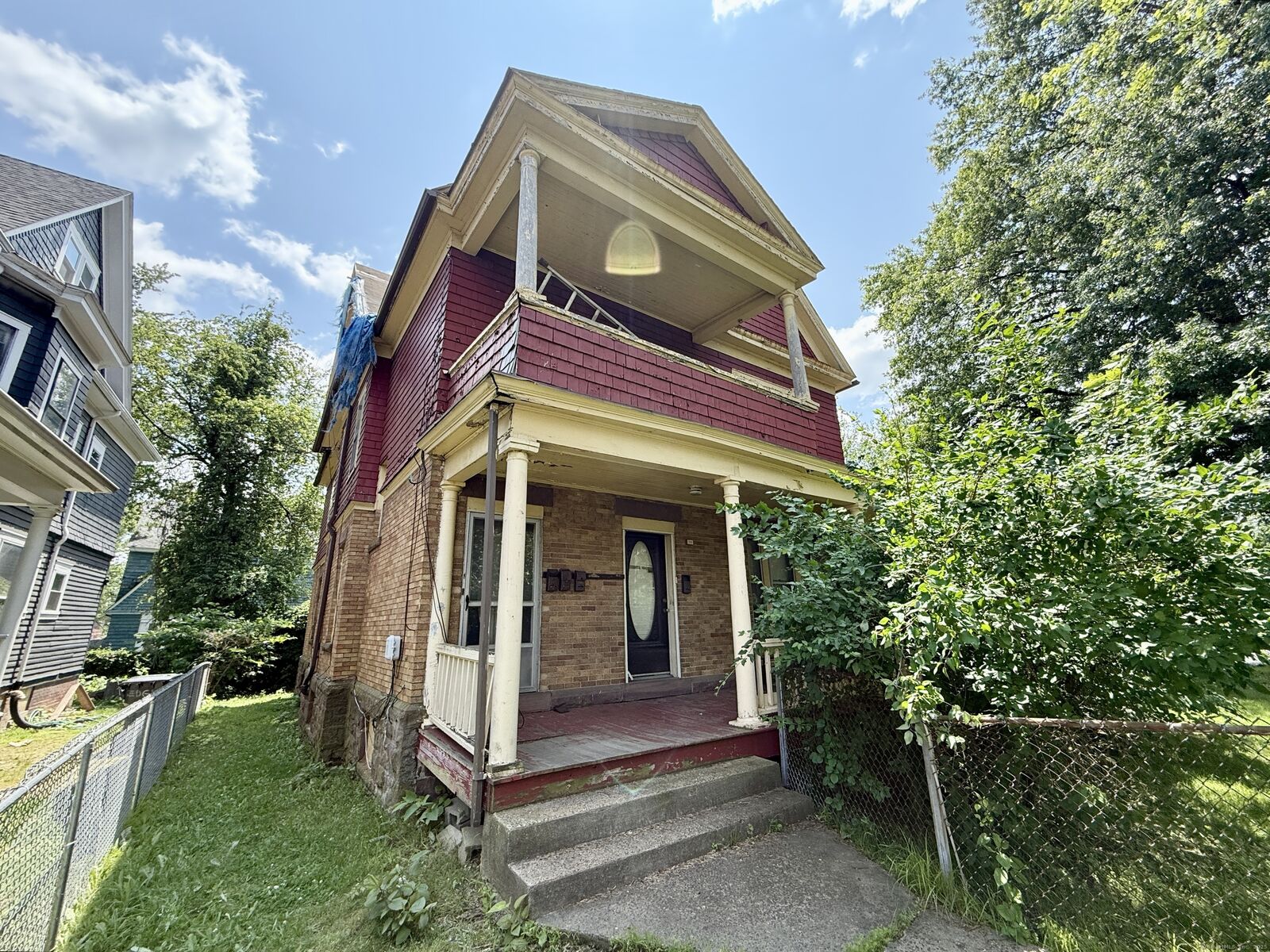 Property Photo:  338 Sigourney Street  CT 06112 