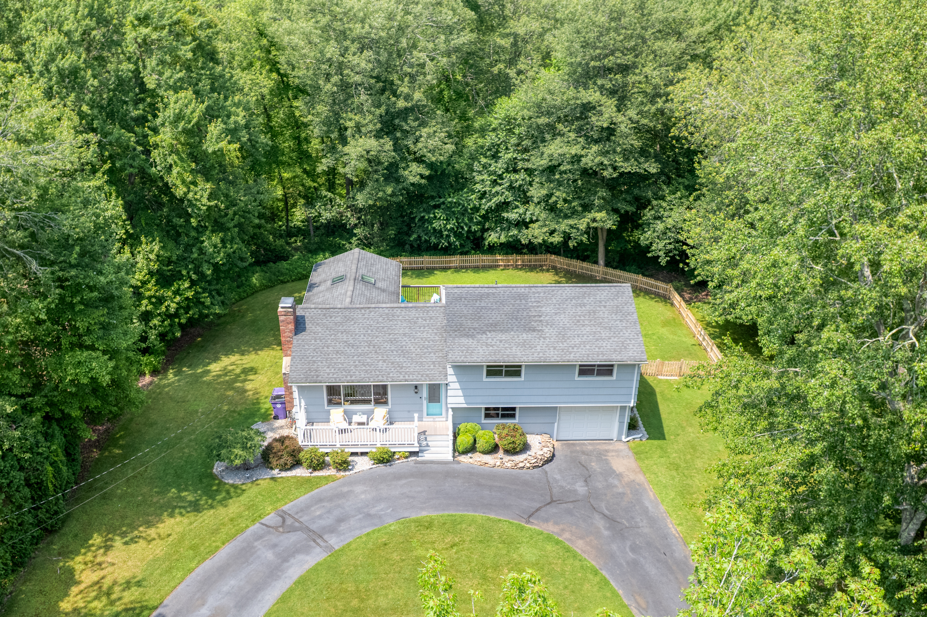 Property Photo: 33 Woodside Road CT 06437