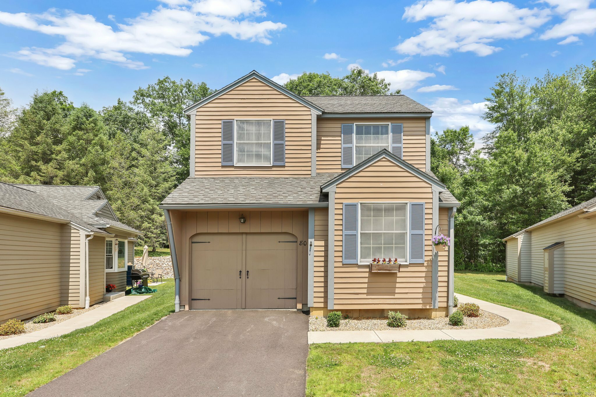Property Photo: 46 Edgewood Street Apt 80 CT 06076