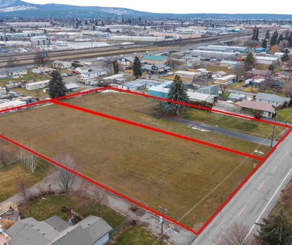 Property Photo: 10218 E Empire Ave WA 99212