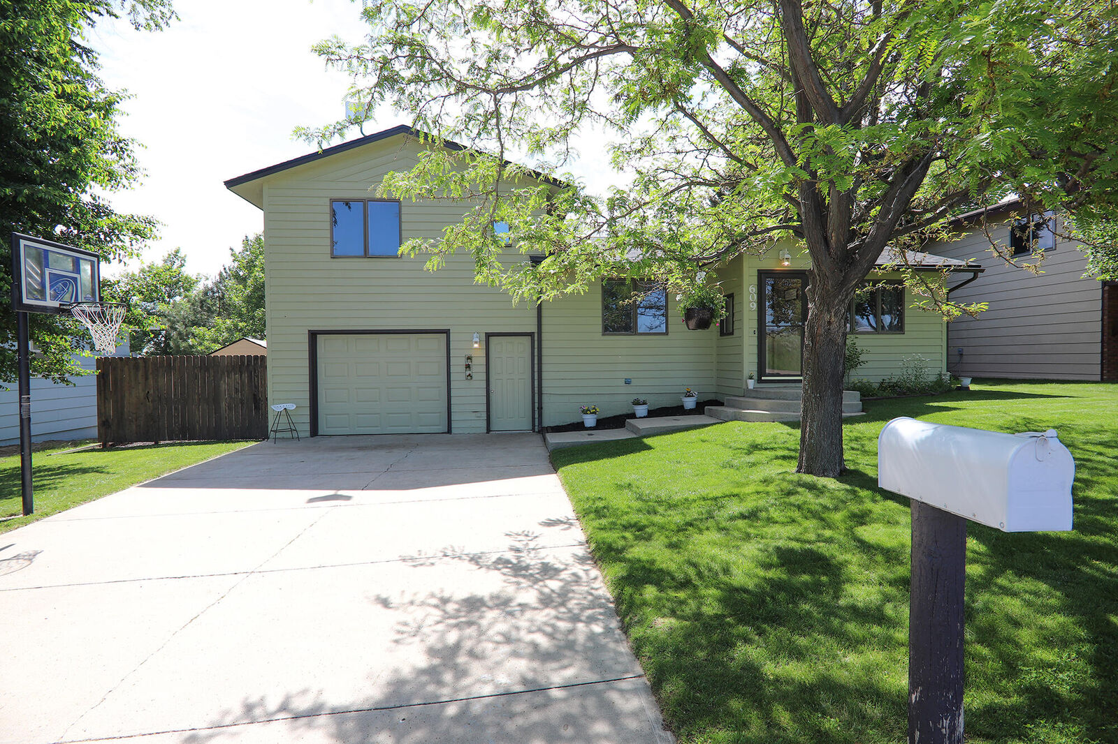 Property Photo:  609 Klondike Drive  WY 82834 