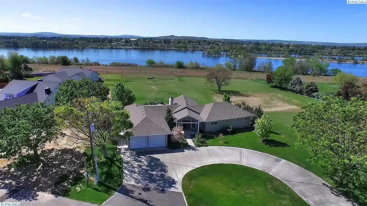 7624 W River Blvd  Pasco WA 99301 photo