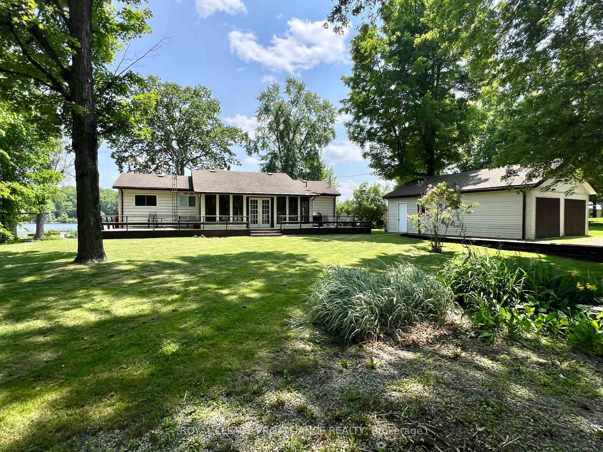 Property Photo: 579 Pine Point Lane ON K0K 2K0