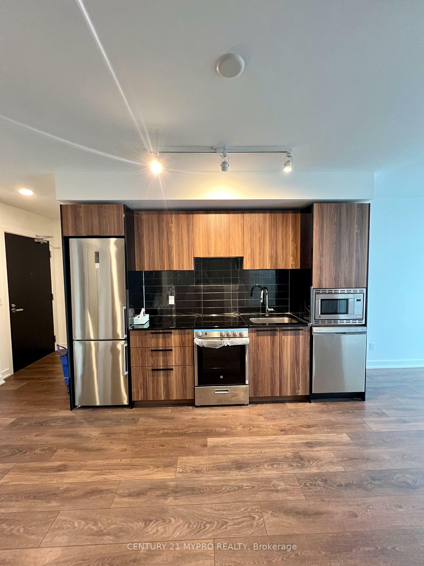 Property Photo:  501 Yonge Street 2807  ON M4Y 0G8 