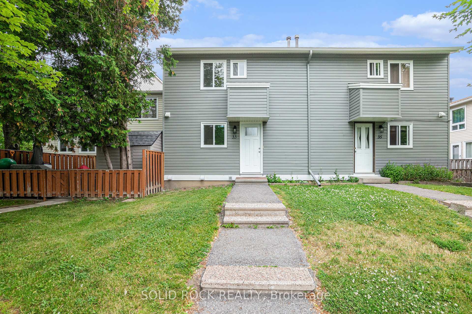 33 Thistledown Court  Barrhaven ON K2J 1N1 photo