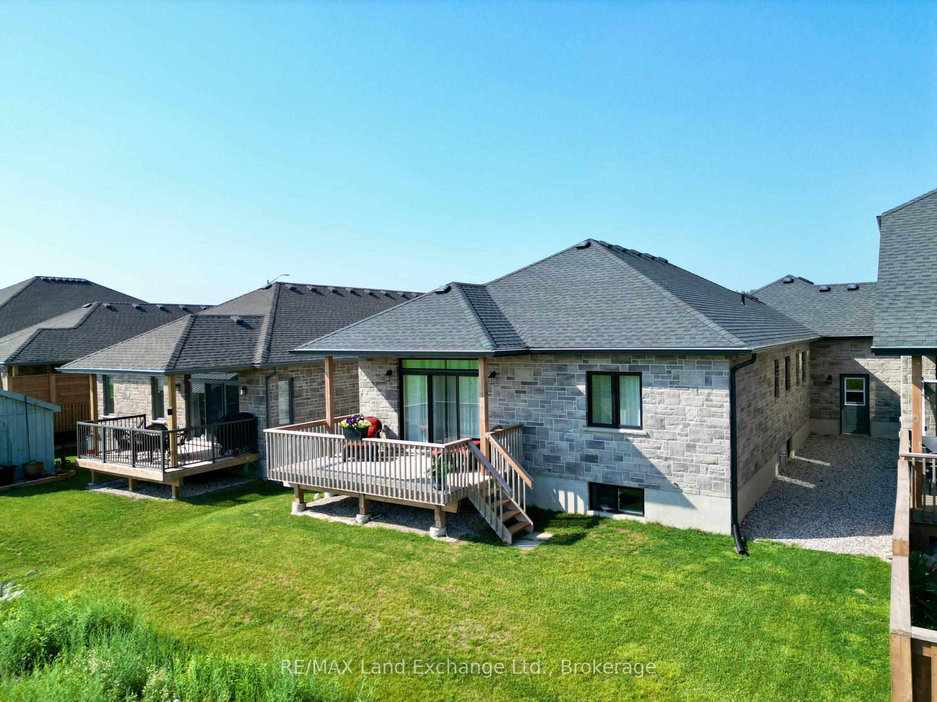 Property Photo: 494 Ivings Drive ON N0H 2C3