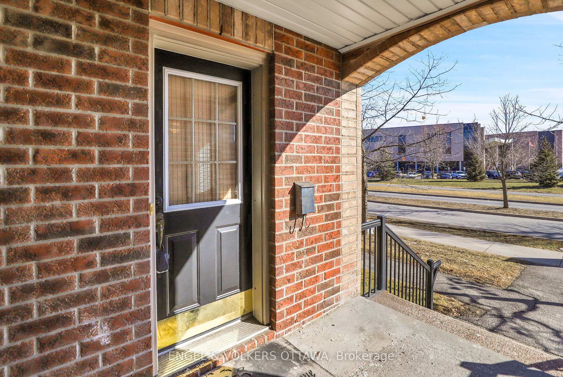 Photo de la propriété: 811 Longfields Drive 10 ON K2J 5N2