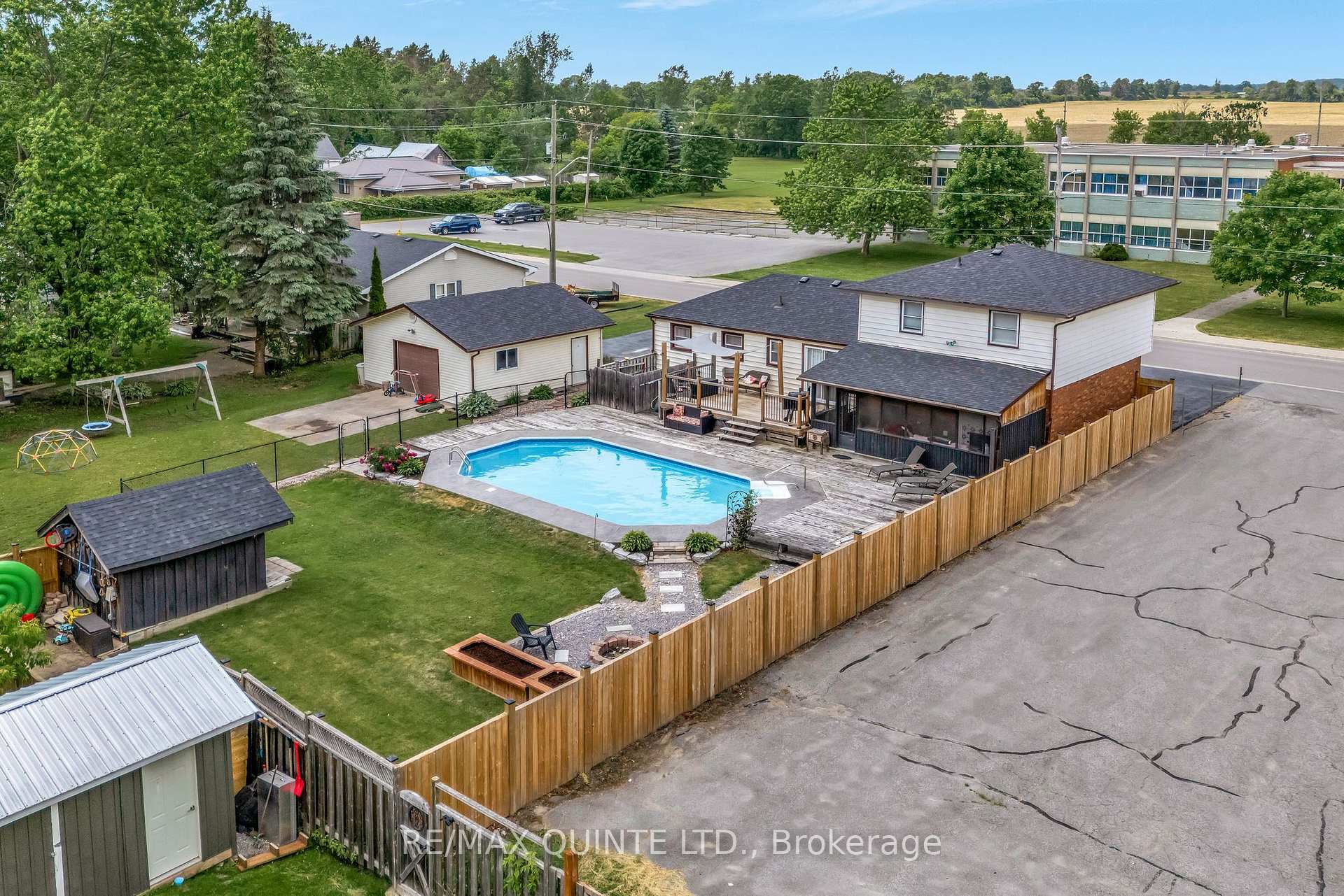 Property Photo:  91 Church Street  ON K0K 3E0 