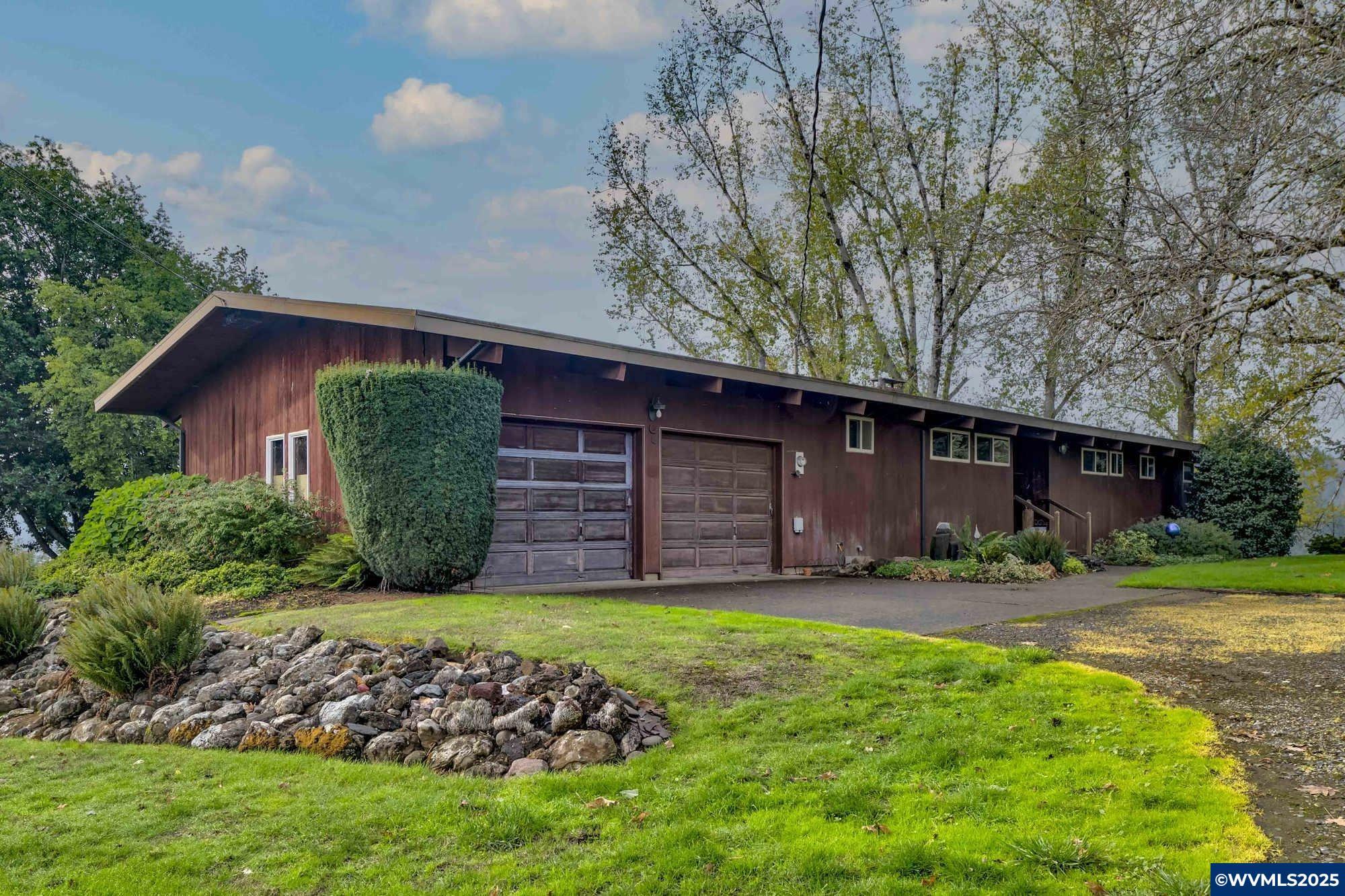 Property Photo: 2831 Brush College Rd W OR 97304