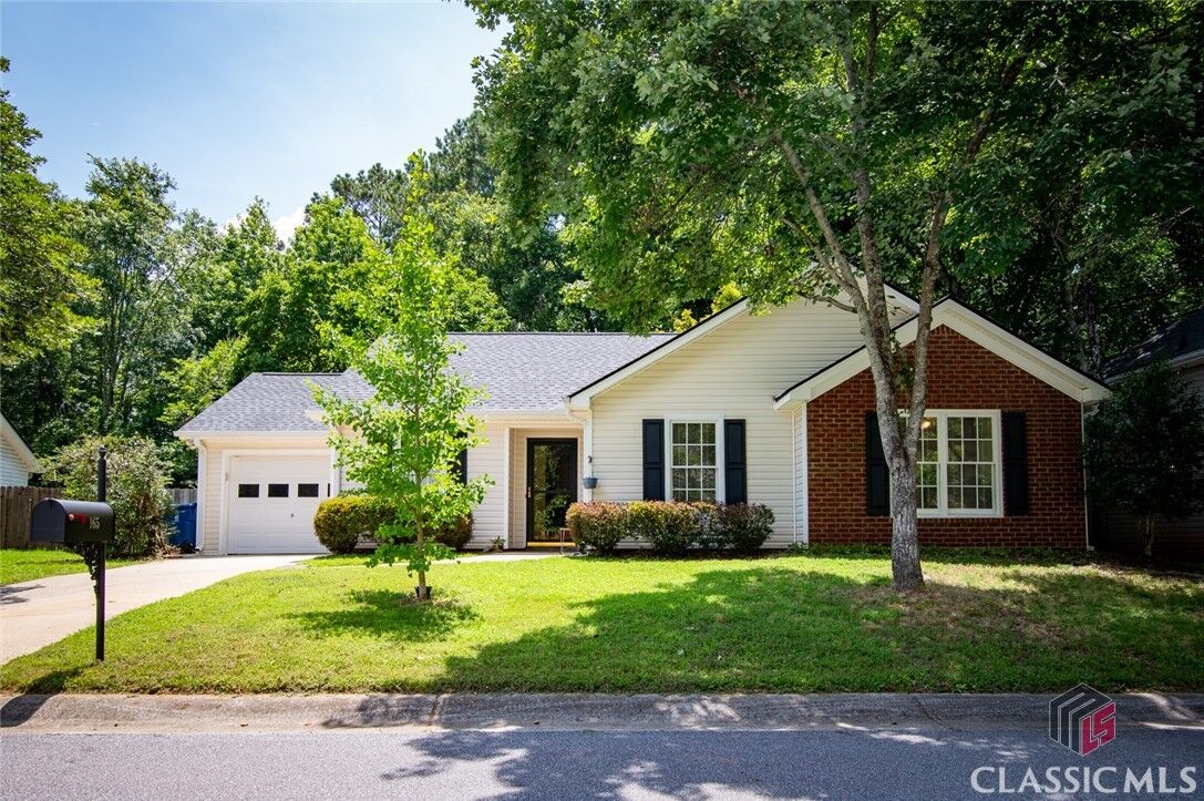 Property Photo:  165 Spring Lake Drive  GA 30605 
