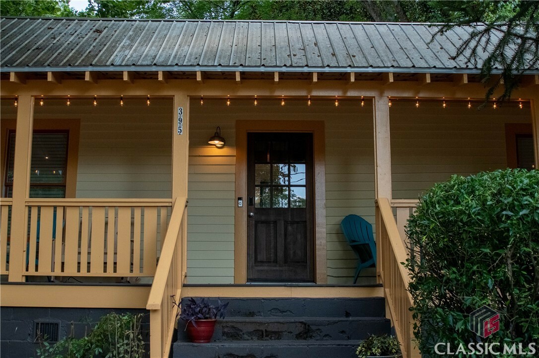 Property Photo: 395 Cleveland Avenue GA 30601