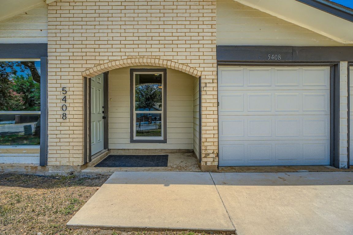 Property Photo:  5408 Peppertree Parkway  TX 78744 