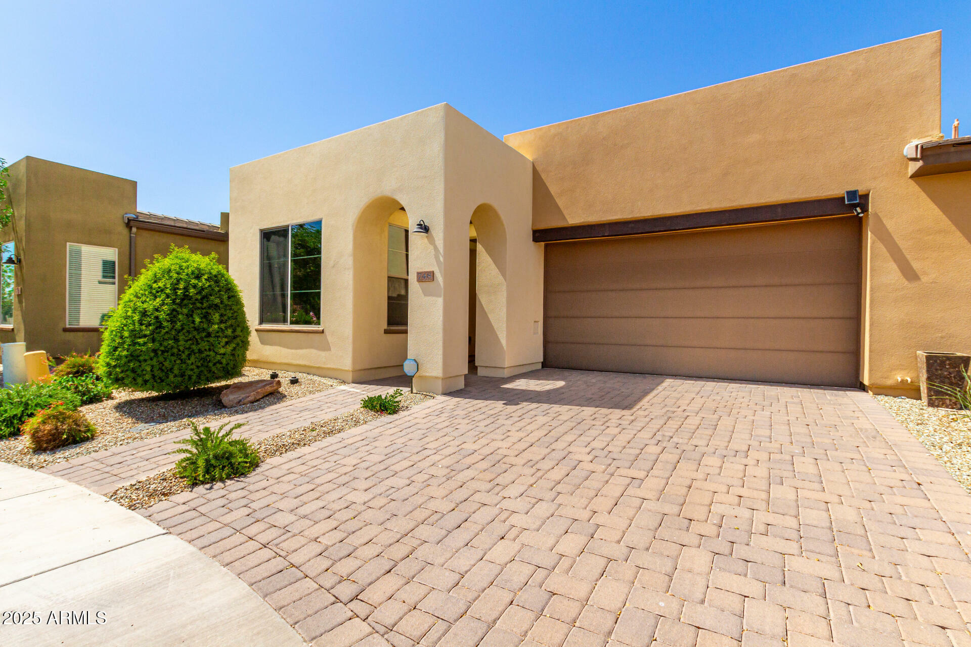 Property Photo:  748 E Myrtle Pass  AZ 85140 